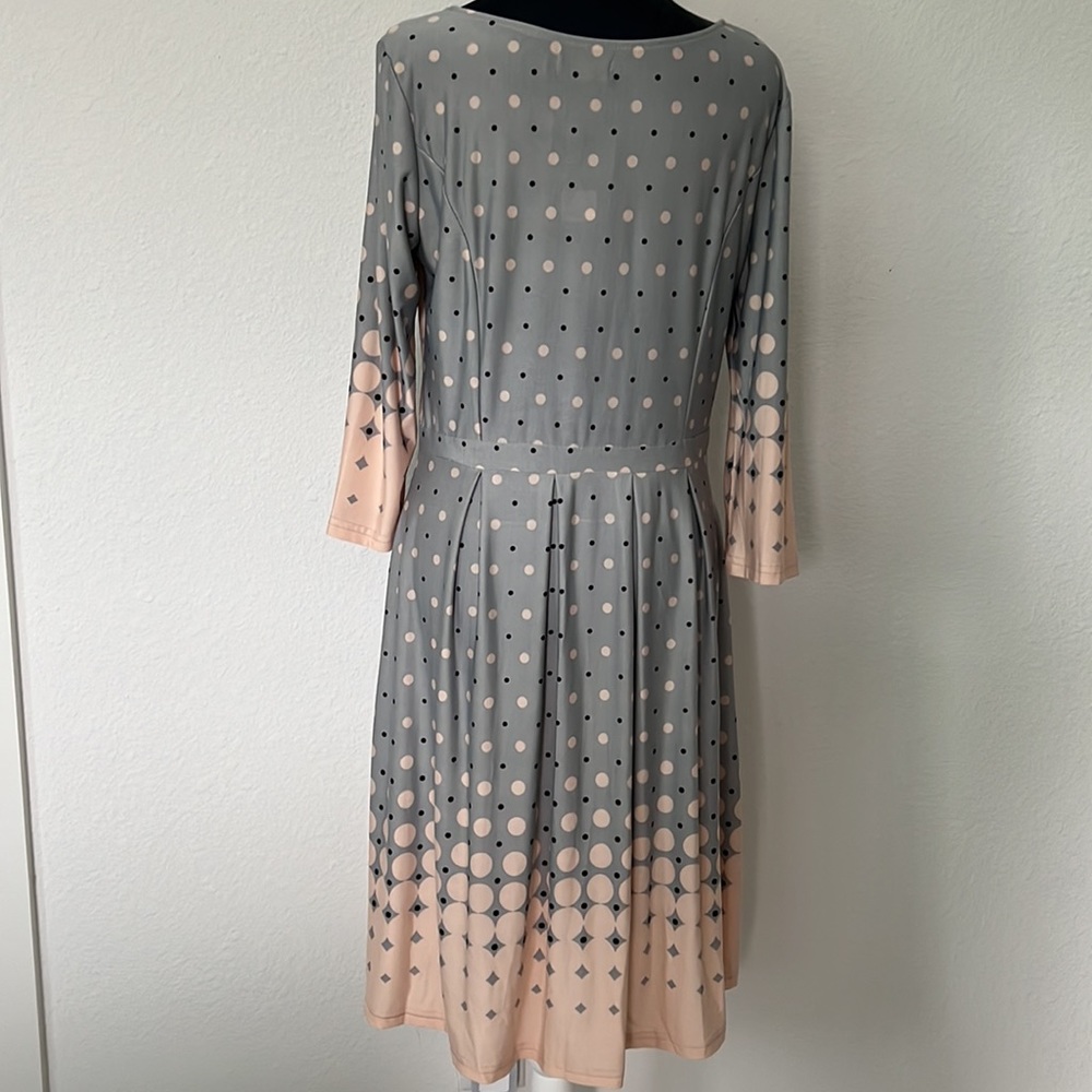 Size M - Picture 5 of 5